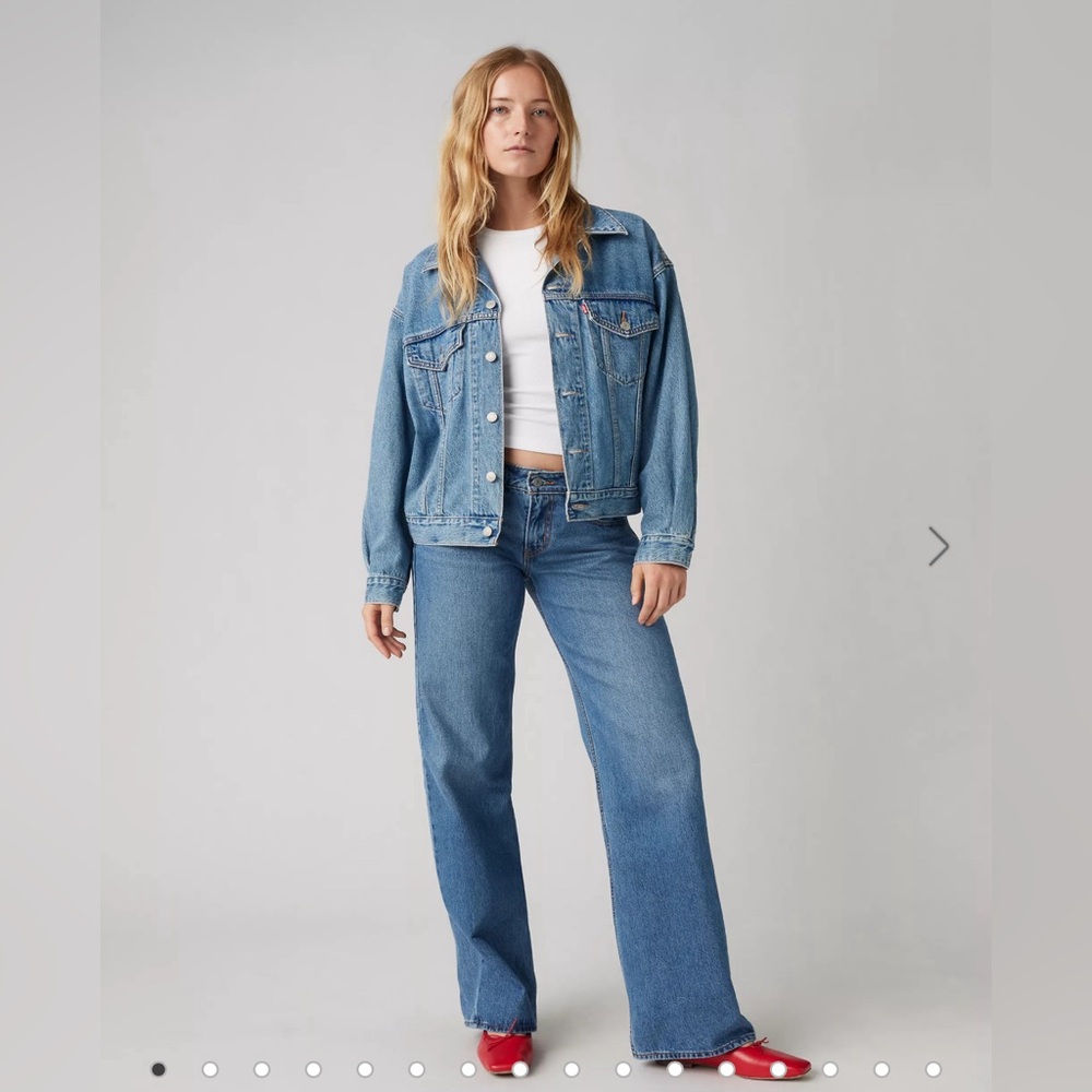 Levi’s Low Loose Medium Wash Size 29x30